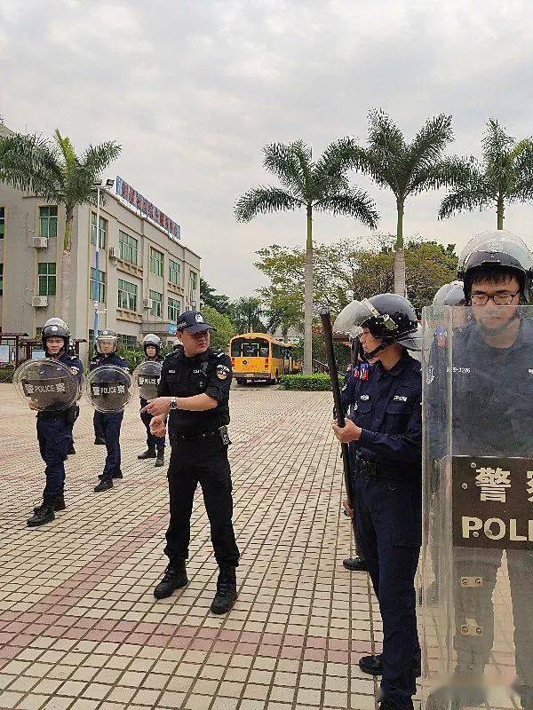 通过多年的工作,学习及培训经验,对集训的民警和机动队员进行言传身教