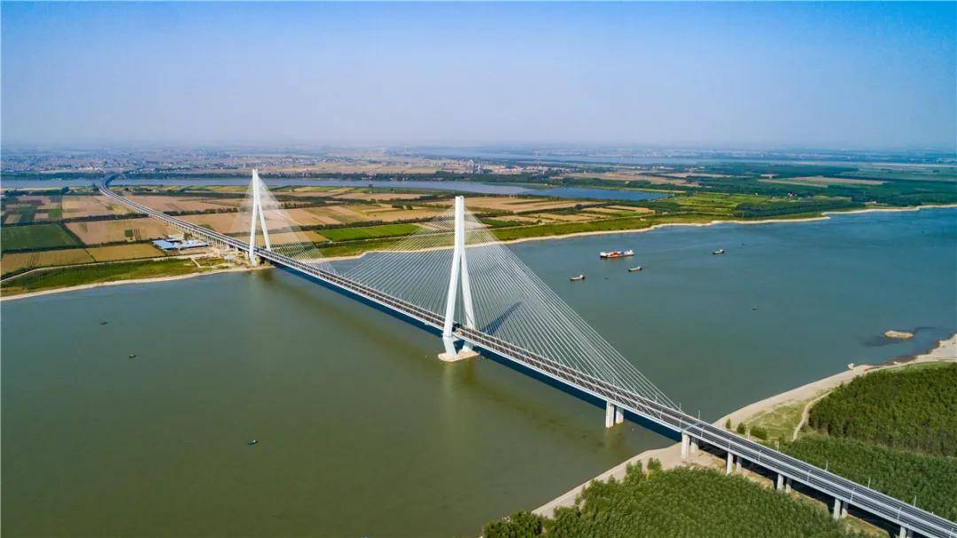 石首gdp_帝王绿玉石首镯