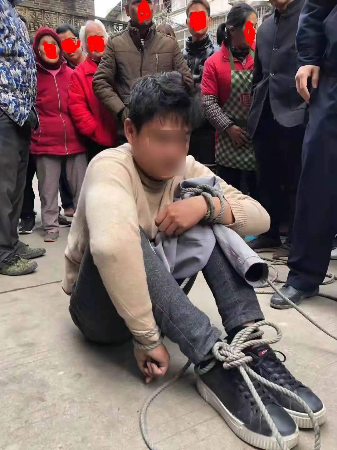 藤县蒙江一男子偷小孩被抓5年前蒙江被偷过小孩子