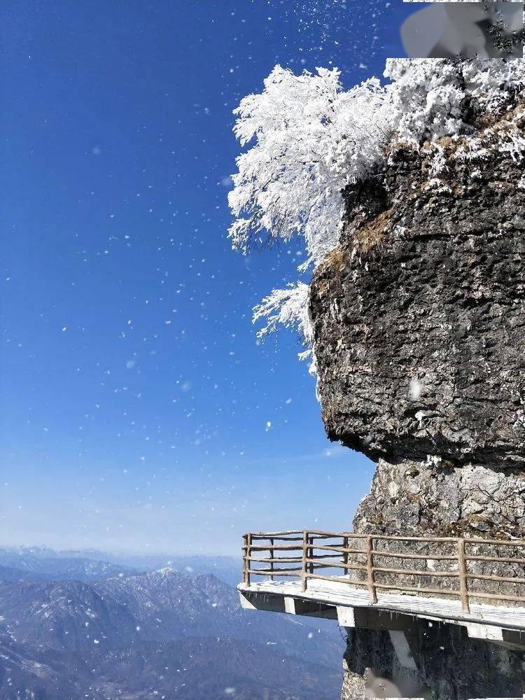 石泉多少人口_石泉夜景