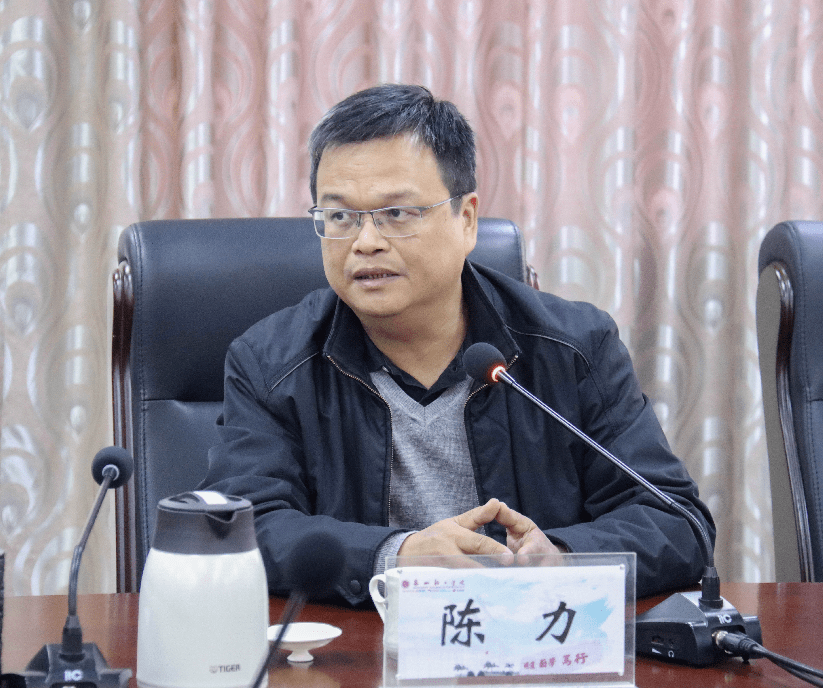 洪专,泉州轻工学院校长林松柏,教务处处长陈四海,人才学院院长吴联春