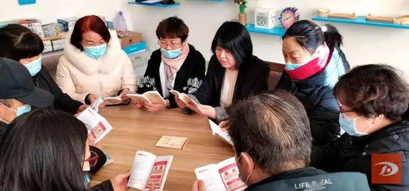 沙州镇南街社区党员干部和居民代表以交流发言的形式学习领会党的十九