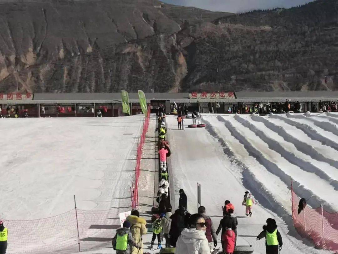 文旅资讯世界雪日暨国际儿童滑雪节在西宁市北川湿地公园开幕