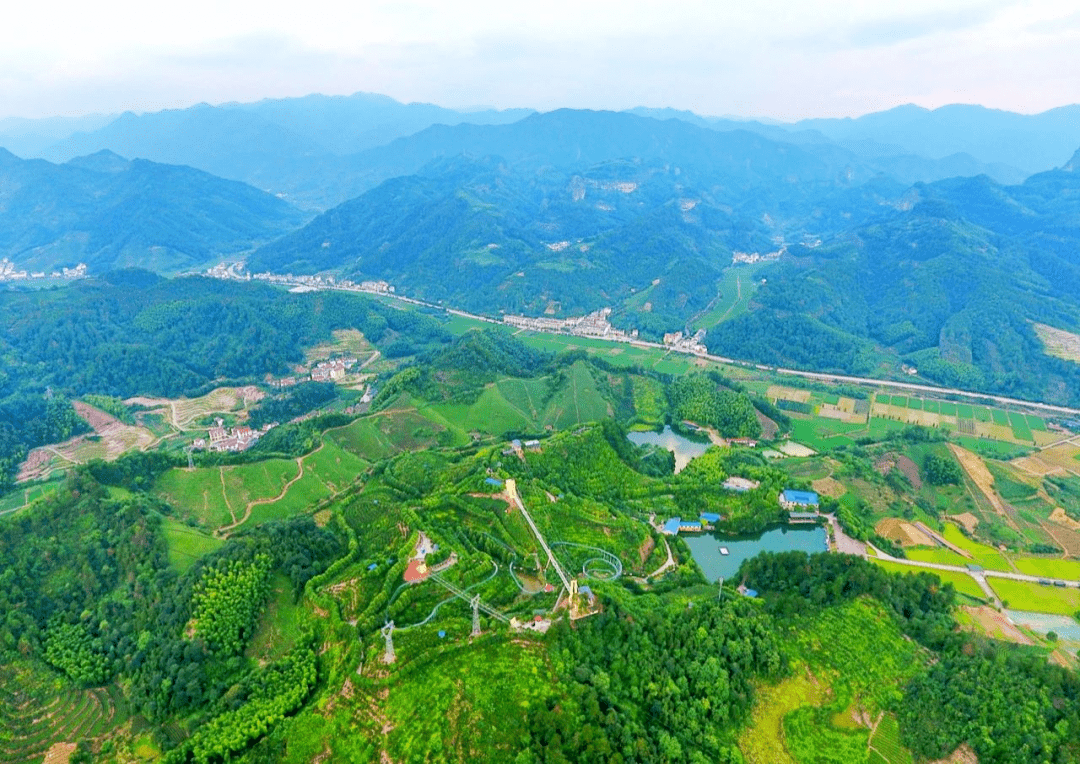 门票:40元 地址:武义县俞源乡俞源村  ▼ 七旗山