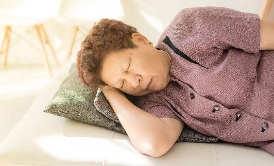 为什么一到凌晨3,4点就早醒?中医直言:可能是4种疾病"