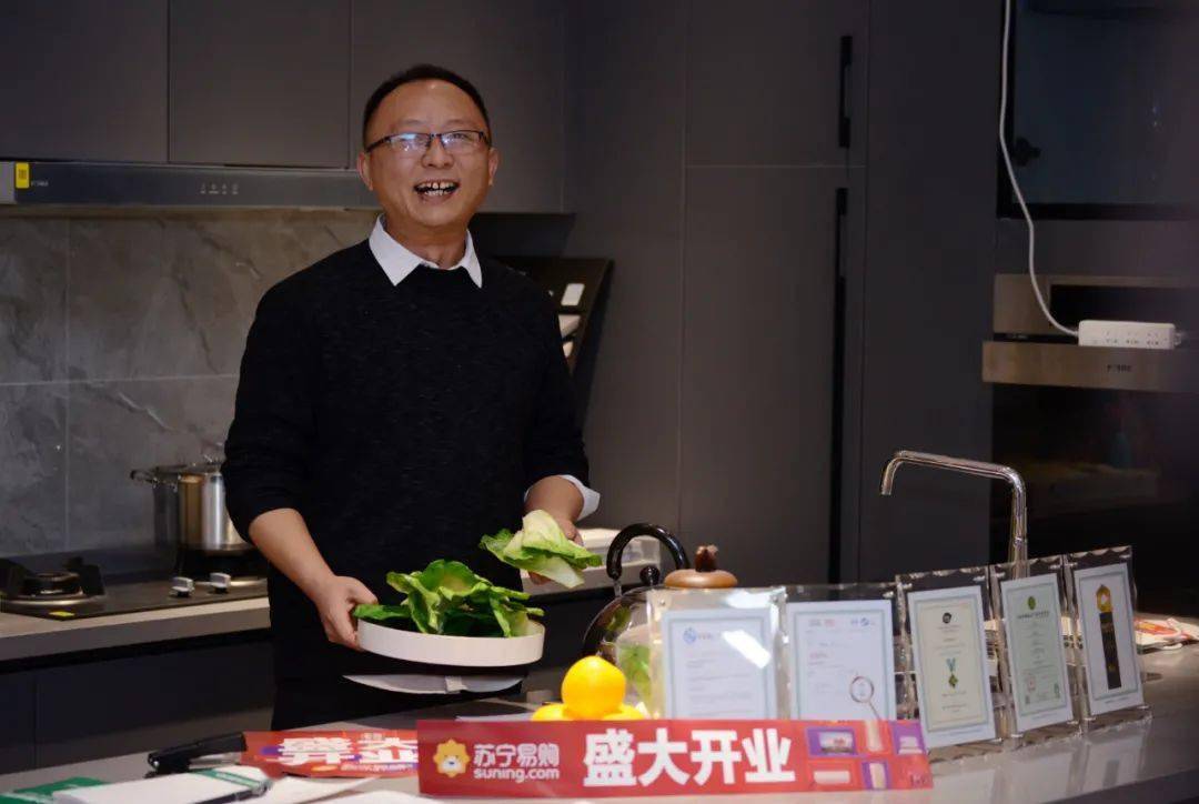 5p新一级变频冷暖挂机 1999元智能电视55吋1999元65升电热水器899元