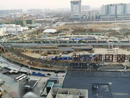 燕郊西出口改建工程进展很快,网友近日拍到现场图片,雏形已现.