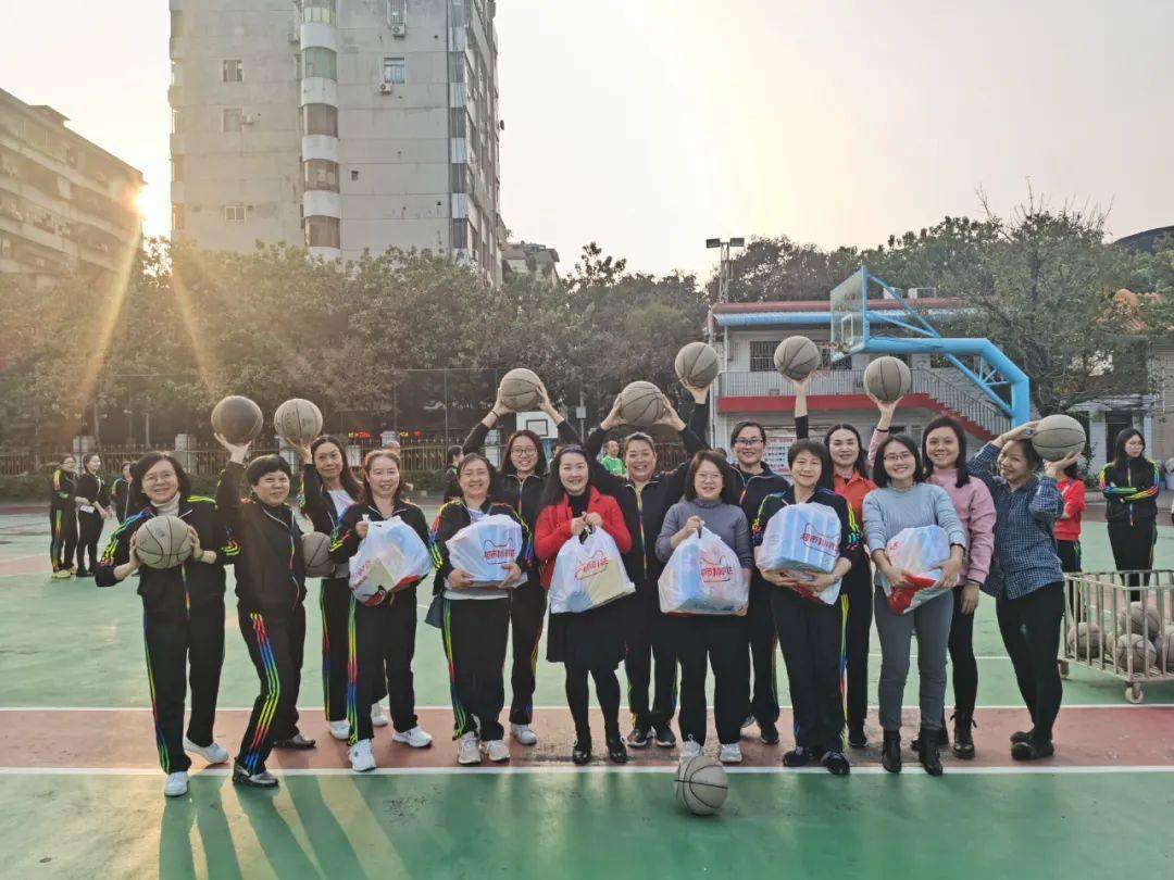 慰问送温情活动赢趣味佛山市元甲学校举办职工新春慰问暨趣味文体活动