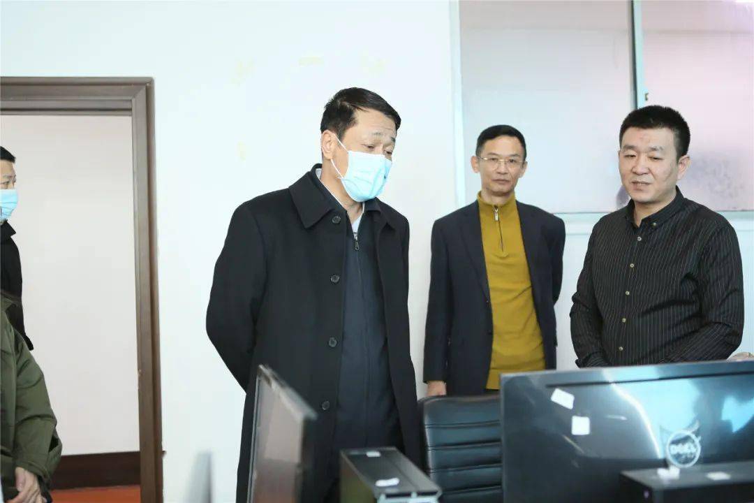 辽宁(营口)沿海产业基地党工委书记张渤到区卫健局调研疫情防控工作