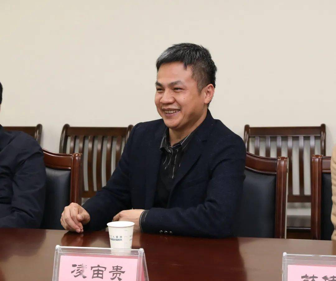 庞瑞忠副局长,曹智勇调研员与我院参会博士代表张延卓,许鉴,凌宙贵