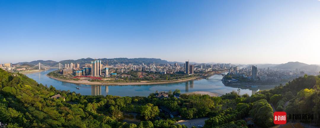 宜宾三江汇合处绿树成荫(中共叙州区委宣传部供图)
