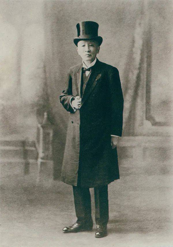 考场往往设在盛宣怀的家里,老师批阅考卷,盛宣怀最后定夺录取名单