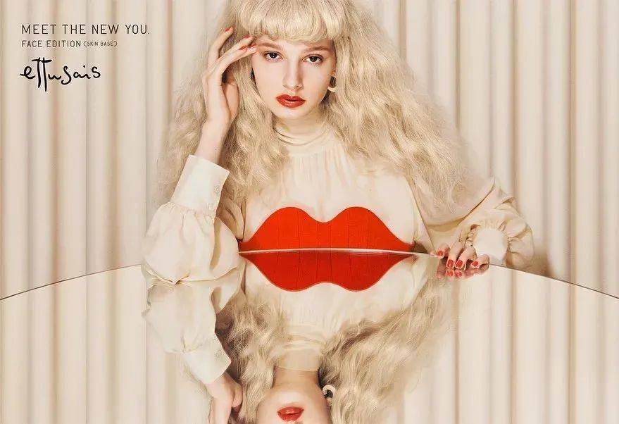 这个日本美女总监,设计风格太大大大大大胆了!_海报