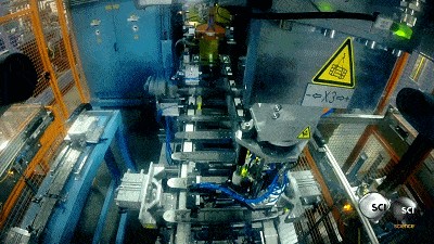 鱼线采用540多米长的特殊编织线, 能够承重65公斤 内部的不锈钢珠