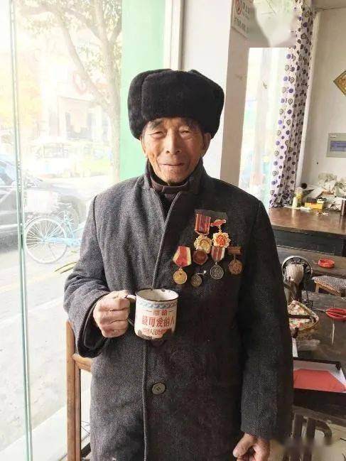 宝应94岁老战士张长山 曾是上甘岭上神枪手