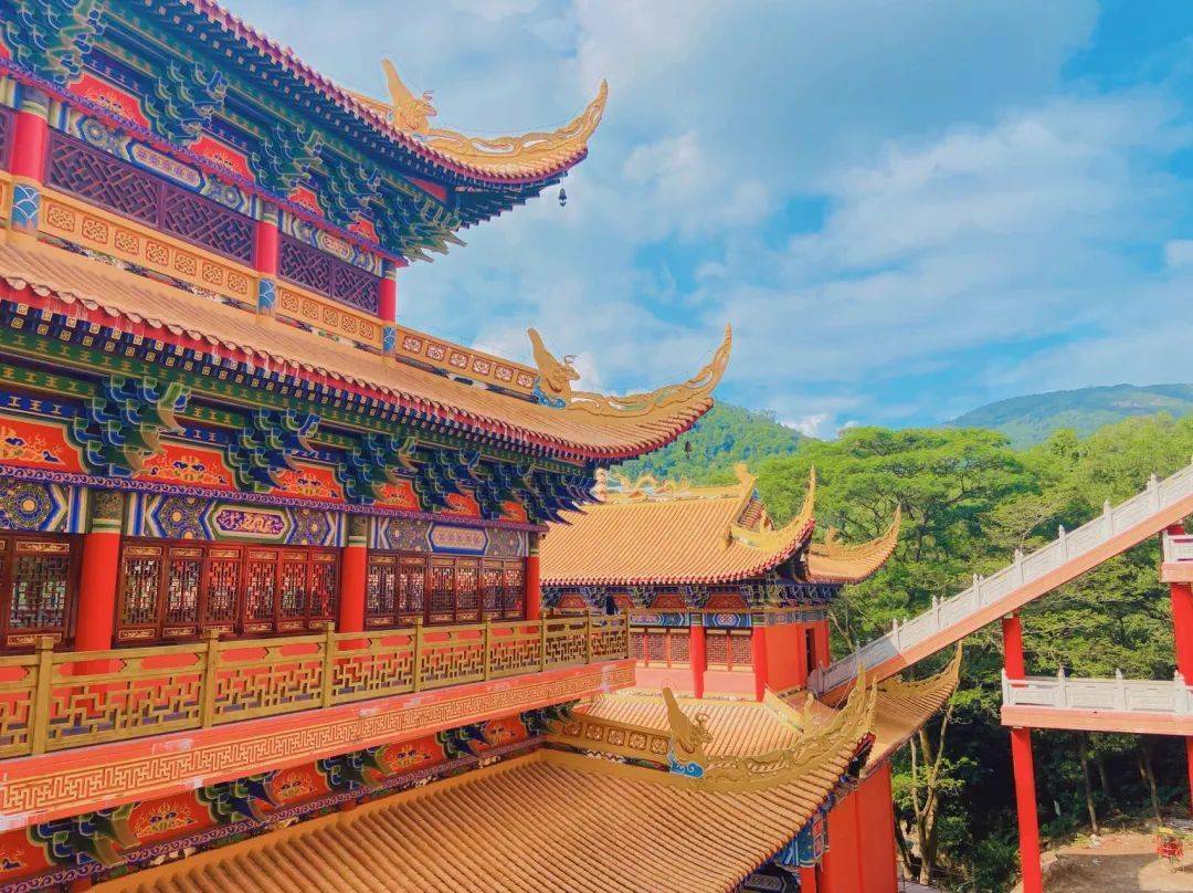 景色 也可欣赏周边湖光山色@photo by其实太阳是我挫圆的 观音寺庙