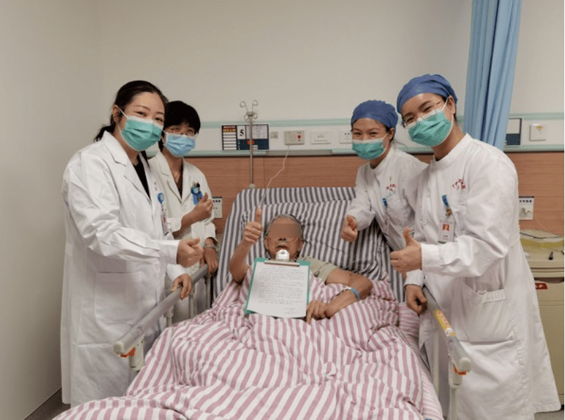 83岁老奶奶腰背疼痛住院!