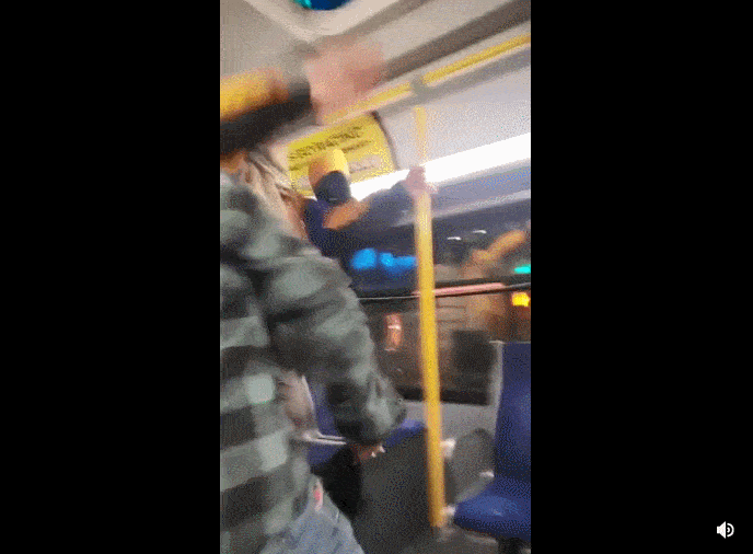 温哥华反口罩者上公交车,态度嚣张还乱骂人!结果