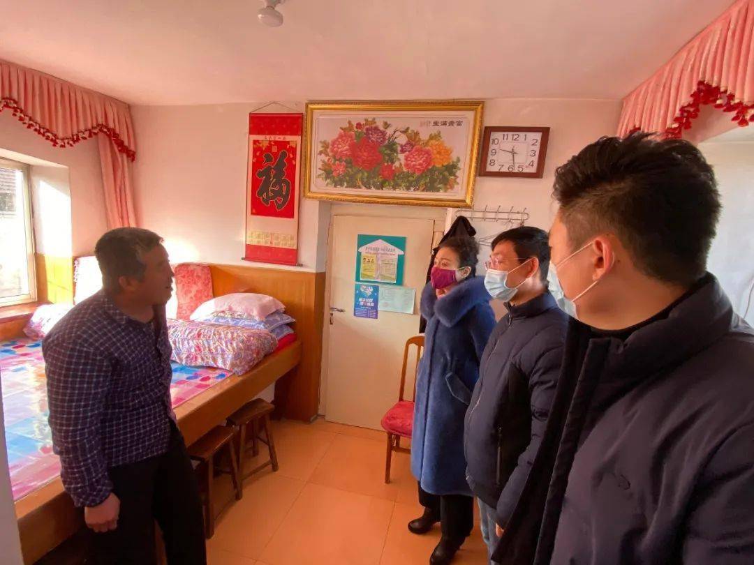 发改局局长黄晨林走访慰孔辛头村建国前老军人区政府副区长刘兆潭走访