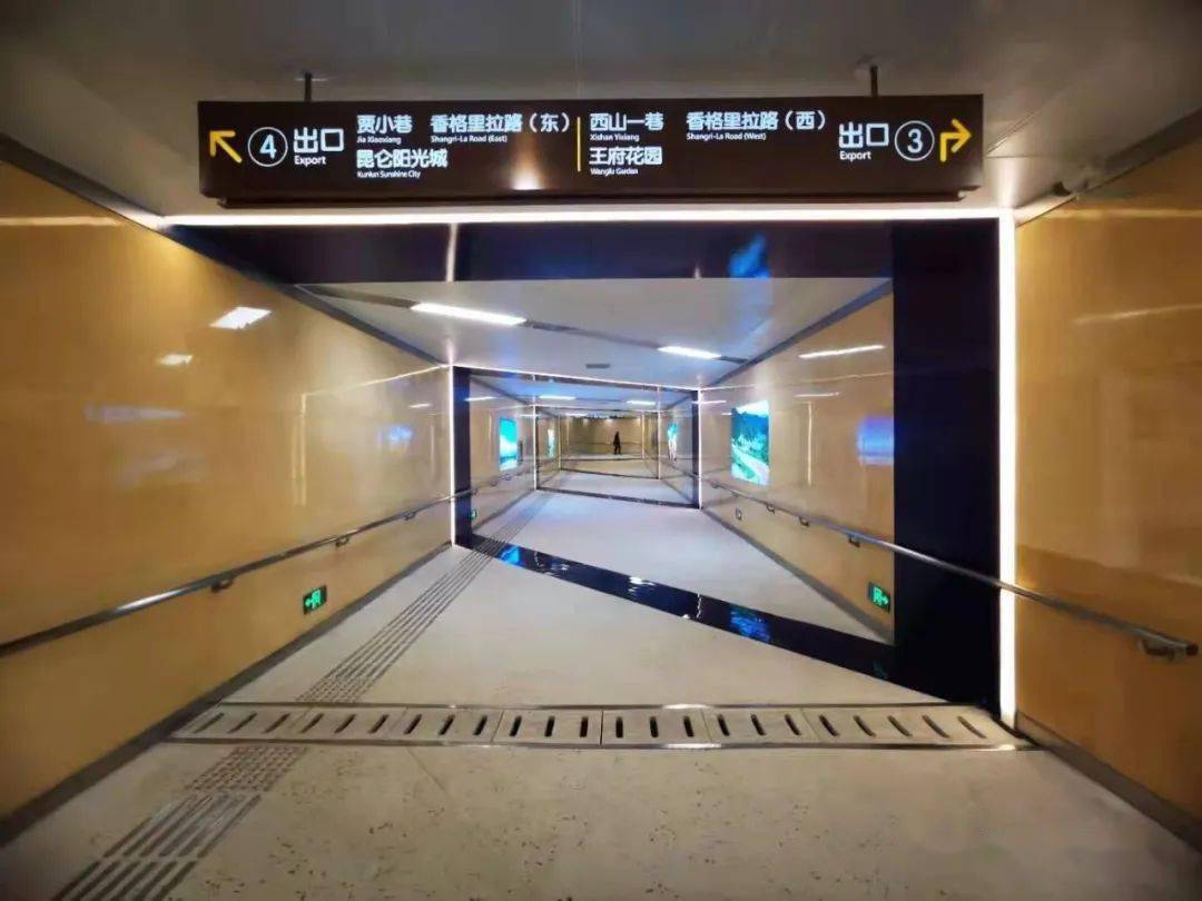 安全感和车辆的通行率大大提升了此处路段同仁路地下人行通道建成并