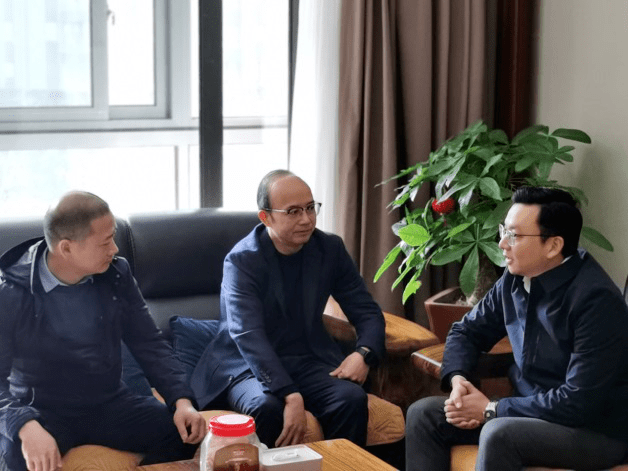 2月8日下午,县委组织部副部长兼老干部局局长李传力,县委人才办专