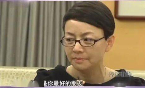 宋丹丹的眼里,倪萍很聪明,说话很到位,但有时候的玩笑,也很刺伤人自尊
