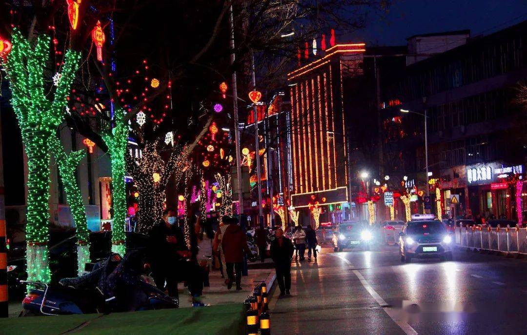 保德春节:街头花灯扮靓城市夜景