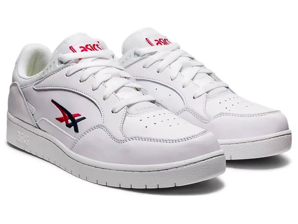 skycourt  asics 该鞋款从80-90年代的室内运动鞋中 汲取设计灵感