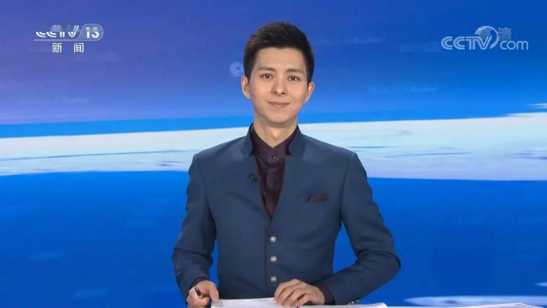 央视20位男主播春节出镜服装合集39套