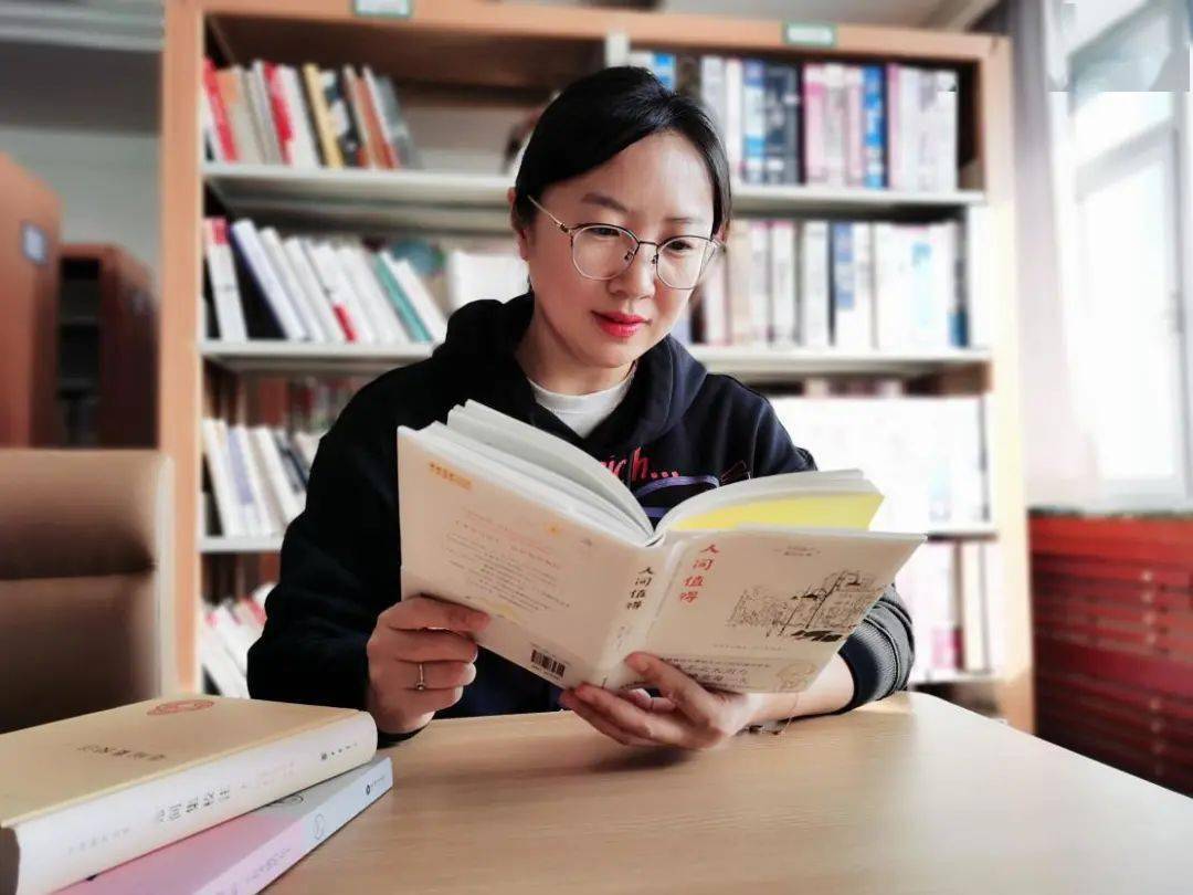 孟洁,辽河项目部政工员兼辽河团支部宣传员