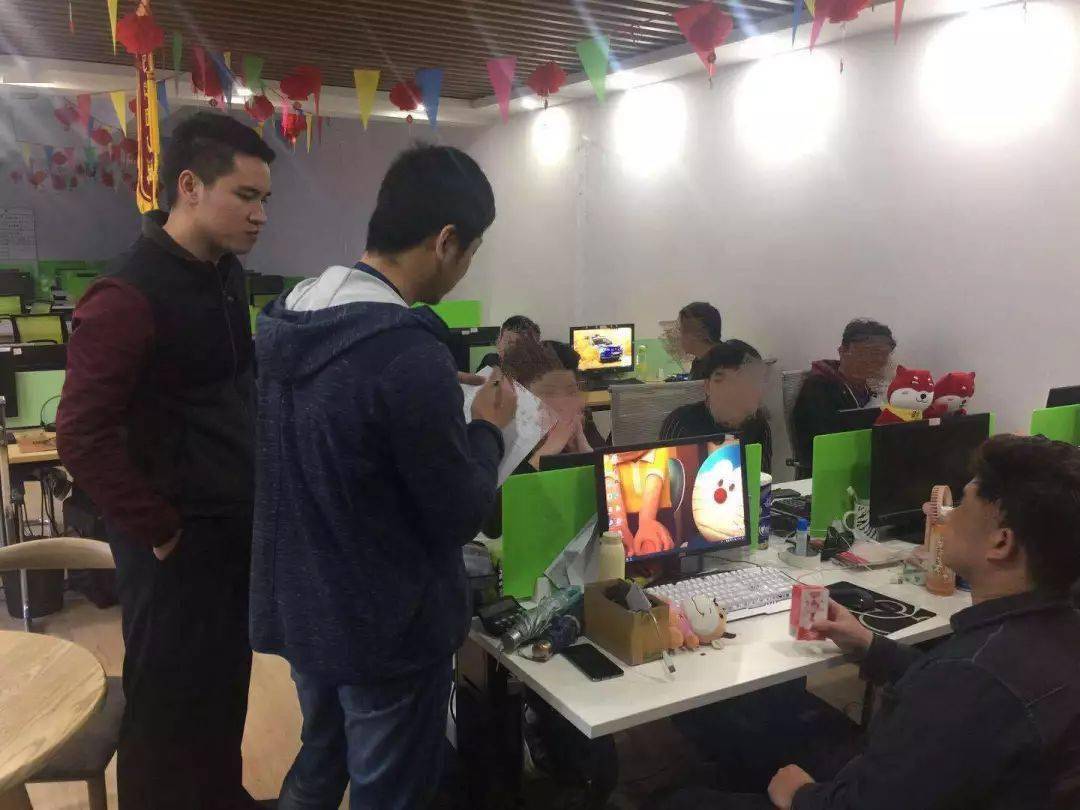 来自搜狐网