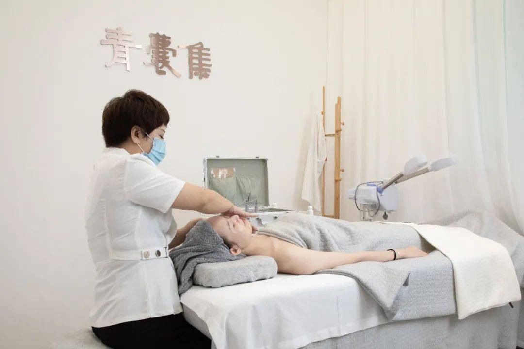 李南:线上商城,线下青囊集循经针推轻医馆(简称青囊集,蝴蝶计划这三