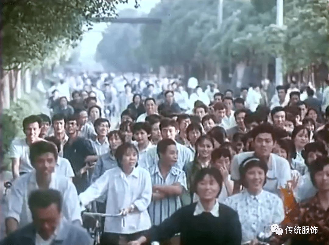《你好,李焕英》:你好,80年代的年轻人!