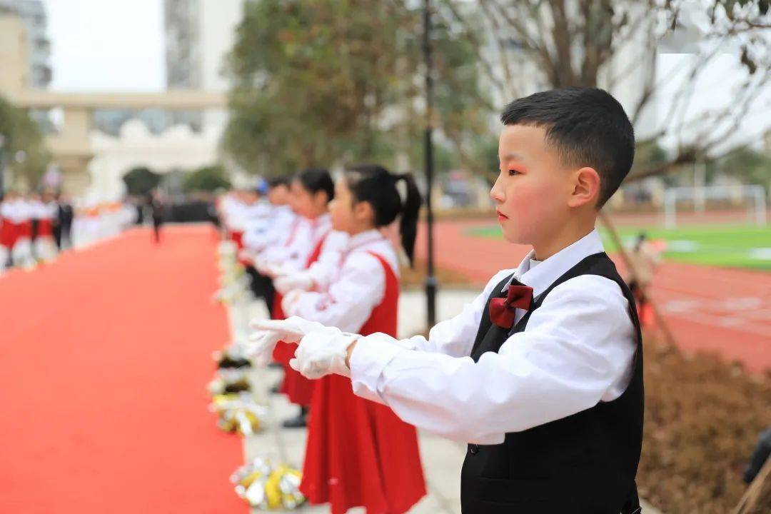 关注重点工程潼南琼江小学开校