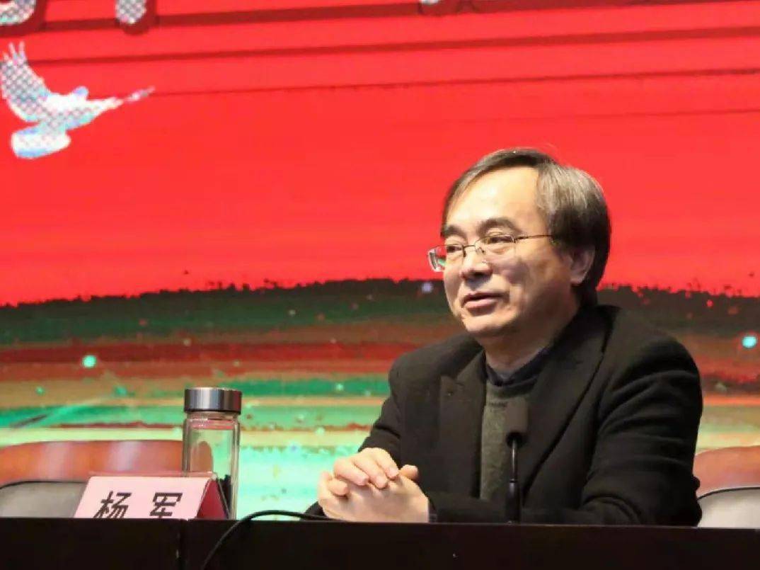 杨军:柯桥中学校长校长书记谈作风三是拉高工作标杆,在"领跑"上下功夫