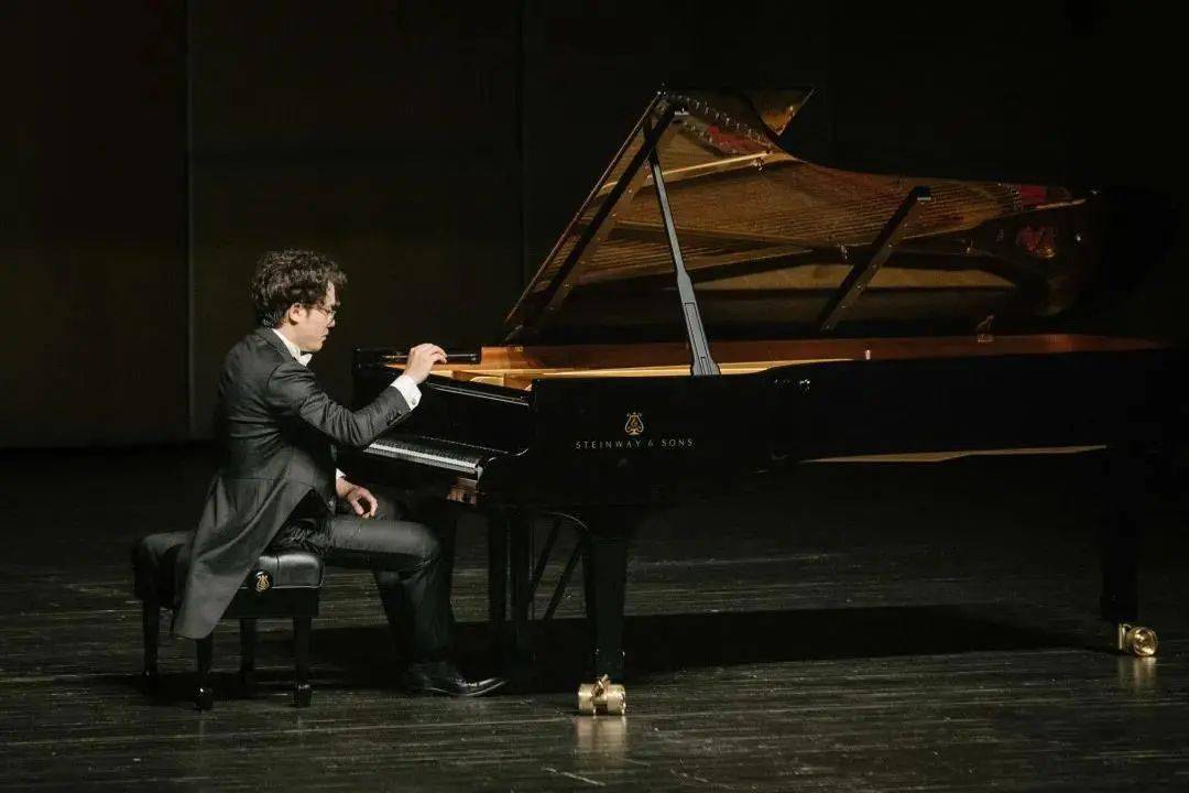 福利| "奏鸣·交响"——叶子豪钢琴独奏音乐会,一起欣赏经典音乐巨作!