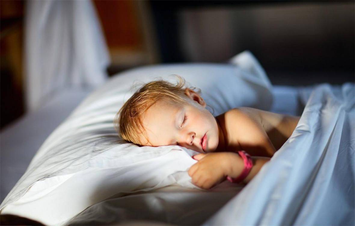 如何让孩子睡个好觉320睡眠法则让孩子安心入眠
