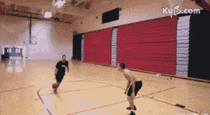 突破上篮时身体对抗不行?那你该看看这个!