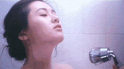 赚的盆满钵满的李丽珍随即宣告退出三级片行业,扭头出了唱片转型做