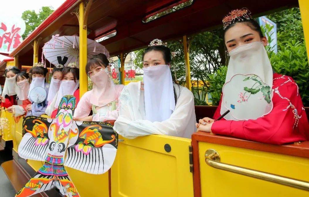 国风华服节这个四月我在欢乐谷等你一起寻梦云间