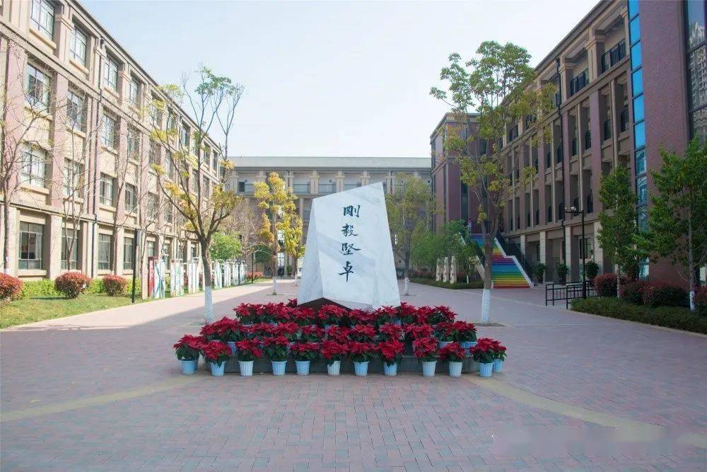 师大附属润城学校2万,昆工附小1.8万…昆明部分小学名校学费公布