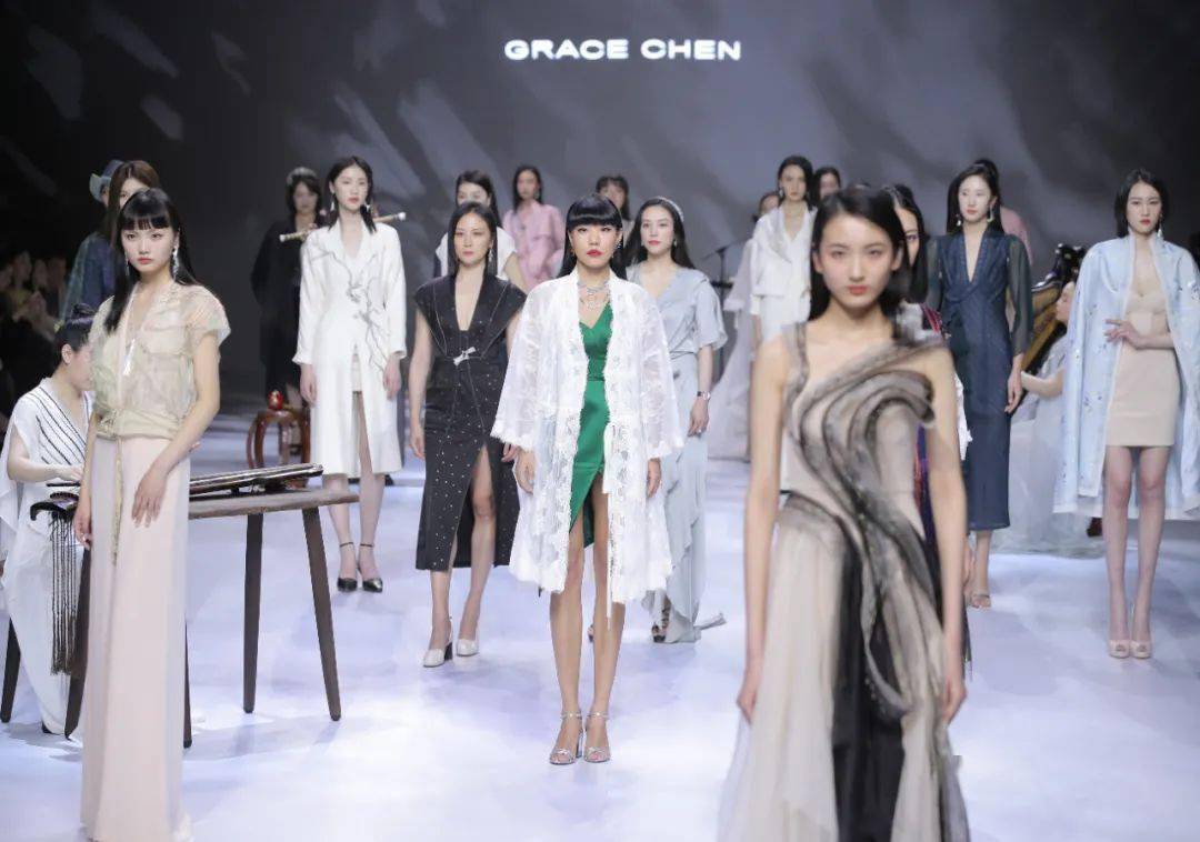 关注 grace chen 2021:中国风雅尽在琴棋书画_时装