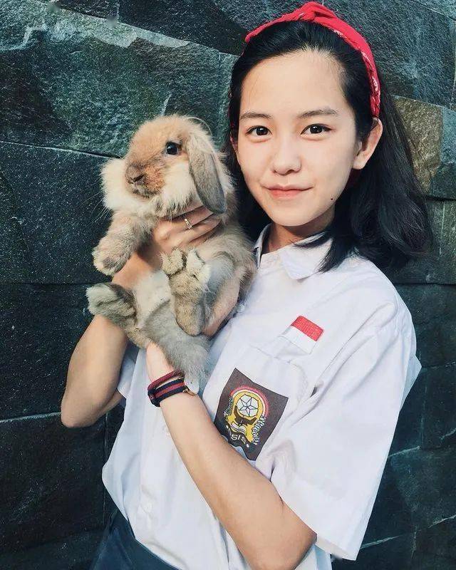 印尼版"沈佳宜"美到出圈!网友:这就是心中初恋的模样.