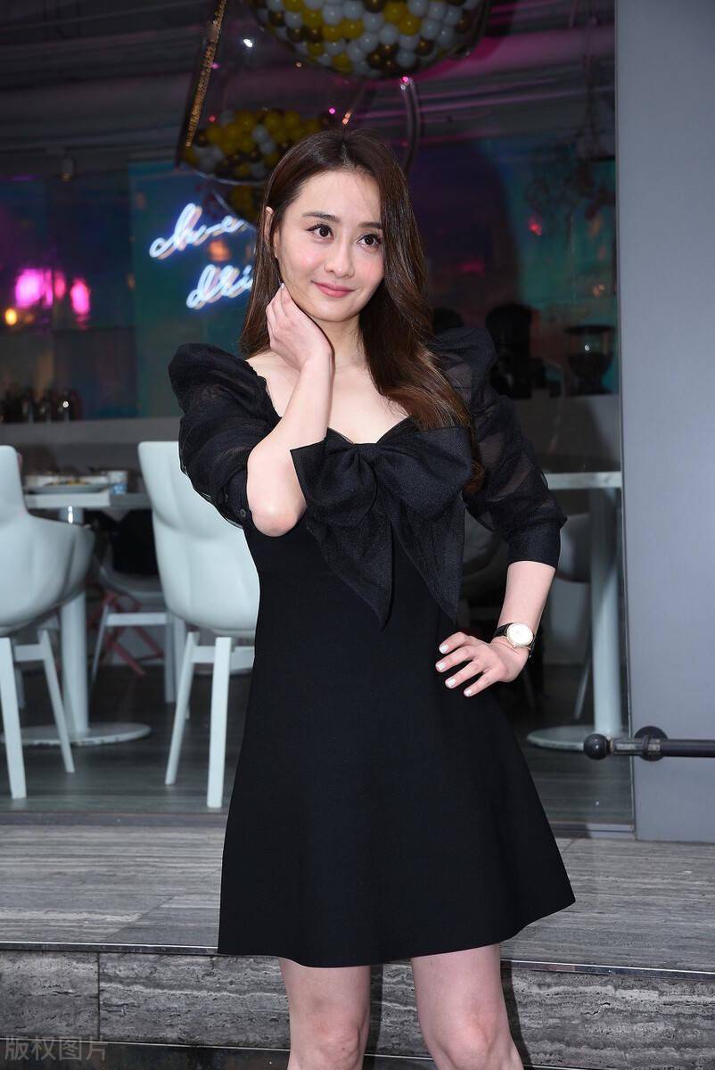 陈德容秀美腿美得很有风采