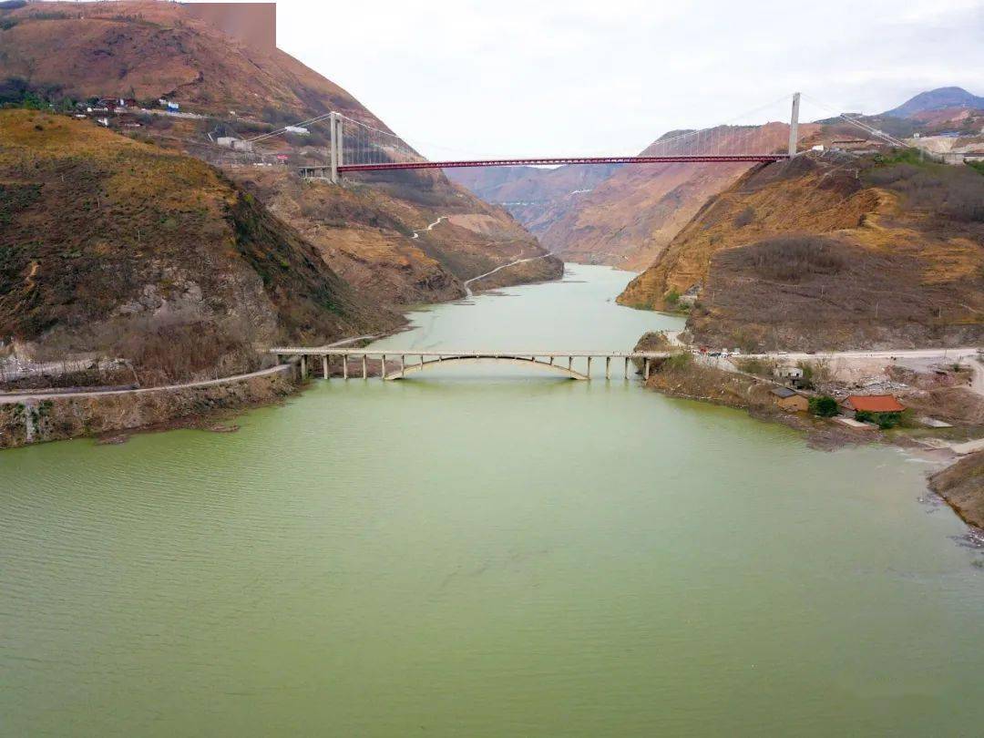 白鹤滩水电站开始蓄水,葫芦口大桥成了网红桥!