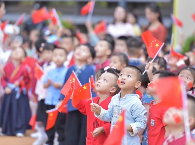 体验式,浸润式,游戏化方式加强幼儿爱党爱国教育启蒙