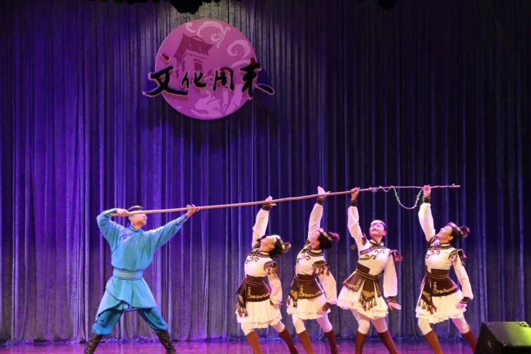 回看乌兰牧骑演绎浓郁草原风