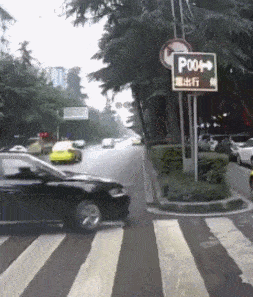 爆笑gif: 三个女生一台戏, 四个女生放车气_妹子