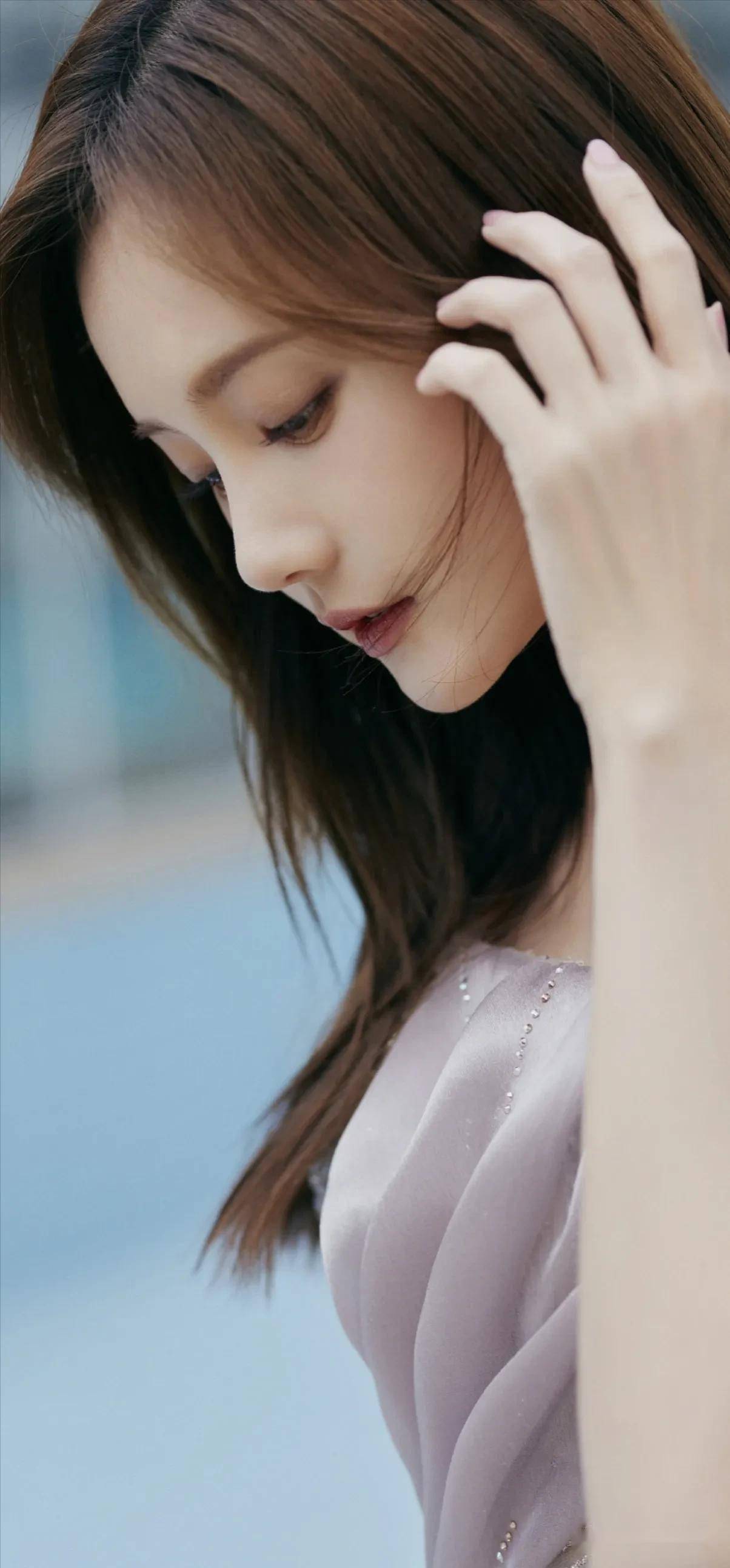 不止是惊艳,善解人意的温柔和楚楚动人的深情,美不胜收
