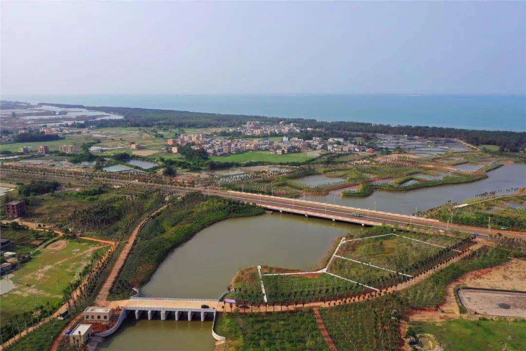 位于海口市东海岸的道孟河湿地公园,让人们记着乡愁,畅想未来.